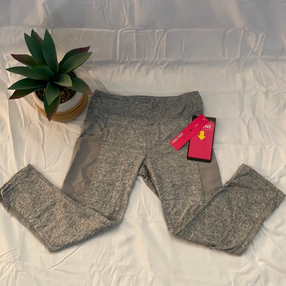 SHOSHO WOMENS YOGA CAPRIS